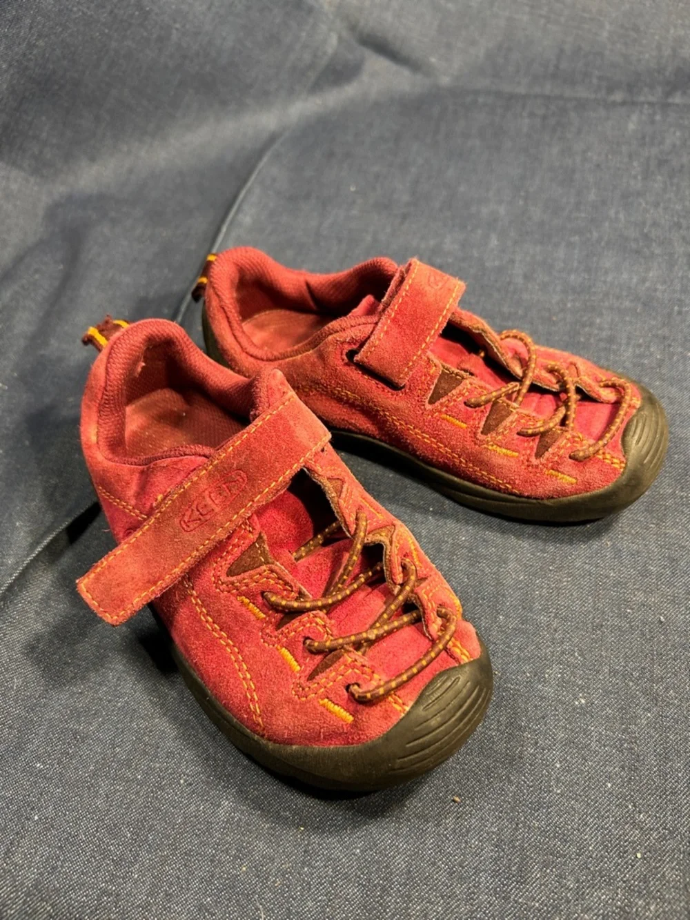 Keen lace up leather sneakers